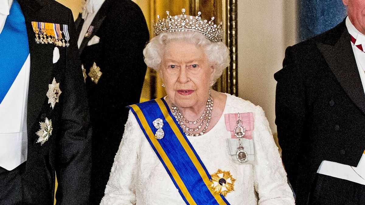 La reina Isabel II da positivo por coronavirus: se contagió al estar en contacto con el príncipe Carlos