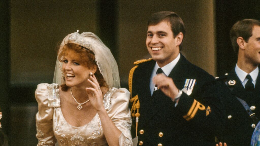 Sarah Ferguson también se vio involucrada en un escándalo.