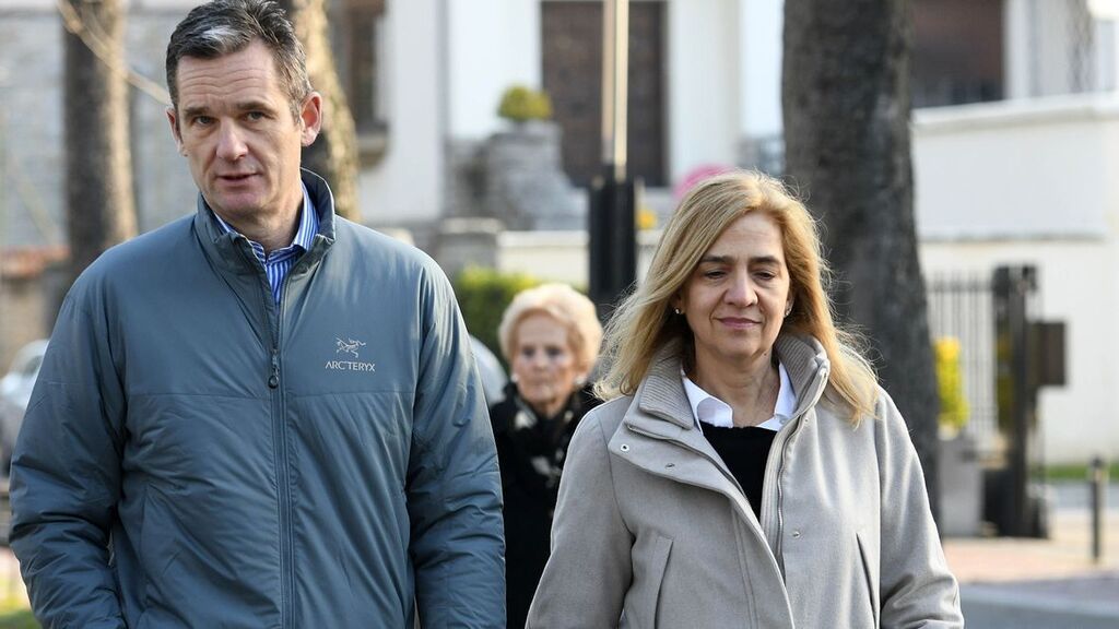 Urdangarín y Cristina también se ha sentado en el banquillo.