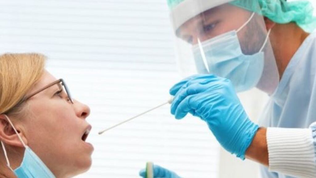 Última hora del coronavirus: El certificado covid europeo admitirá el test de antígeno como válido