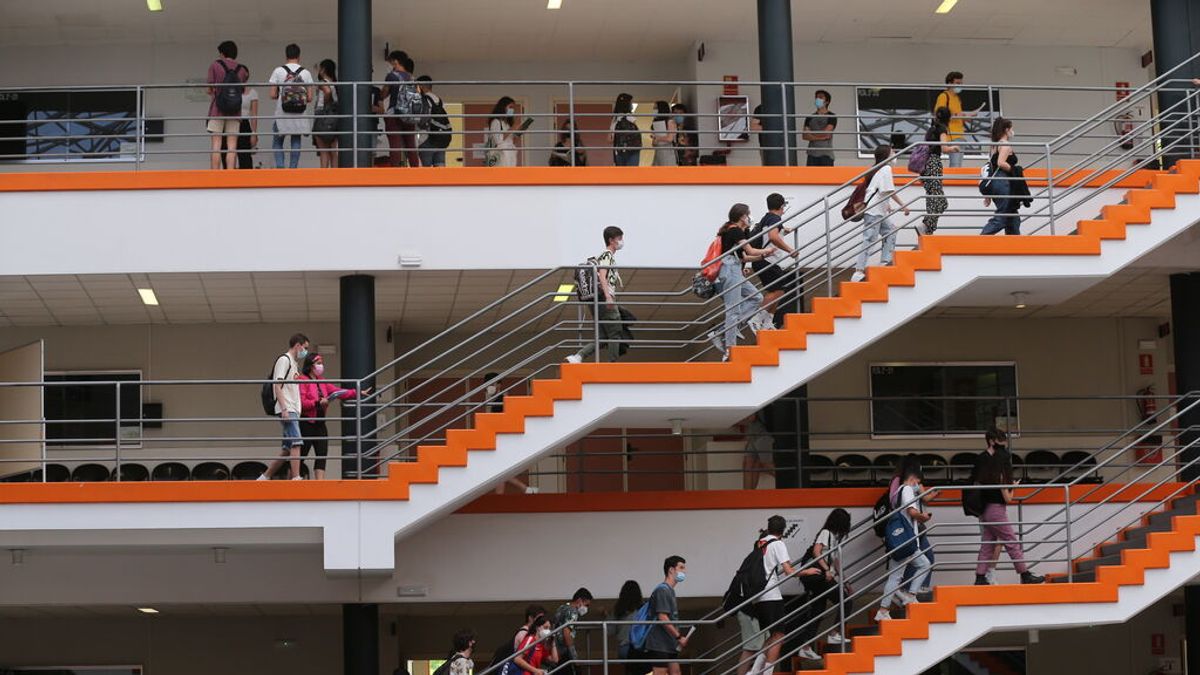 El Gobierno aprueba el nuevo decreto de becas al estudio del próximo curso, adelantando la convocatoria cuatro meses El Gobierno aprueba el nuevo decreto de becas al estudio del próximo curso, adelantando la convocatoria cuatro meses