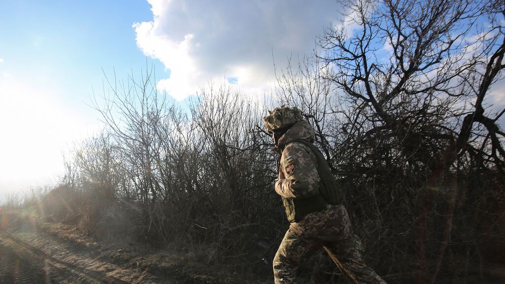 Rusia envía más tropas a la región del Donbás mientras Ucrania llama a todos sus reservistas