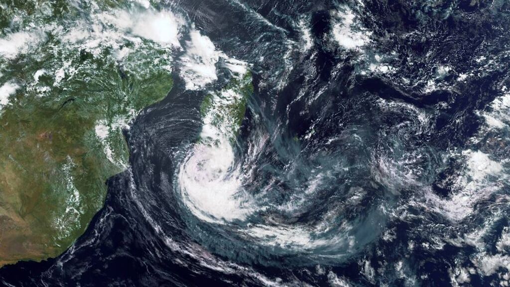 Madagascar se prepara para su cuarto ciclón tropical en un mes: Emnati llega con vientos de 185 km/h