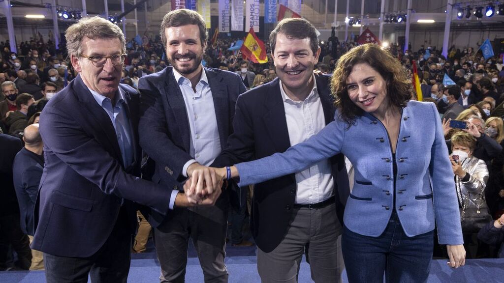 Pablo Casado se reúne con los barones del PP que ya no le apoyan