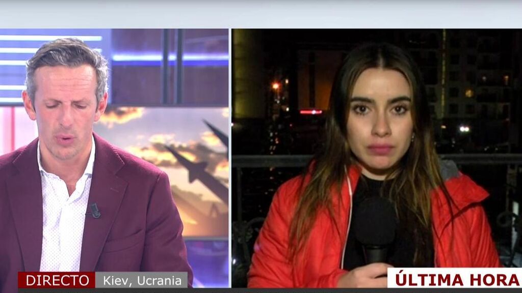 Joaquín Prat tiene que parar la entrevista con la periodista en Ucrania por los bombardeos en directo