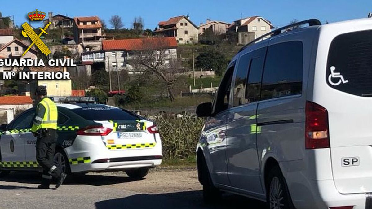 Interceptan en Vilaboa una furgoneta escolar conducida por un taxista drogado