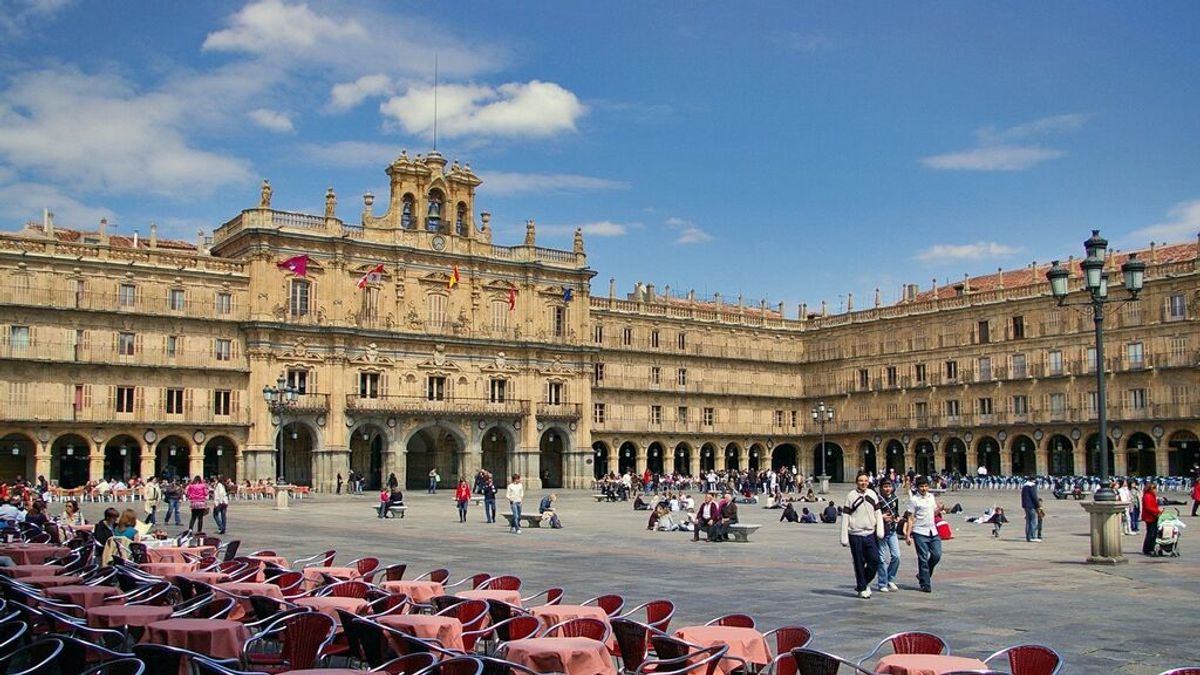 Burgos, Salamanca y Barcelona las provincias españolas con más municipios que toda Portugal.