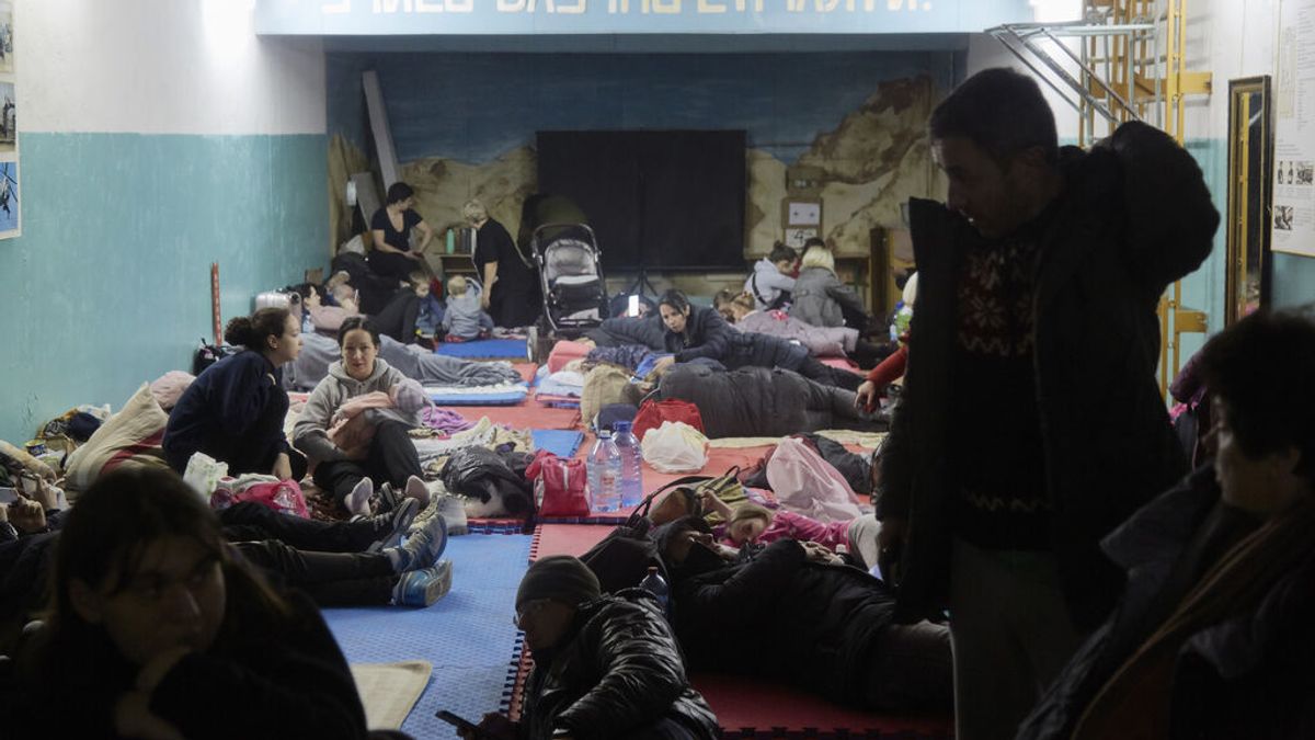 Vlad, encerrado en un refugio de Kiev: "No hay donde ir, el enemigo está por todas partes" Vlad, encerrado en un refugio de Kiev: "No hay donde ir, el enemigo está por todas partes"