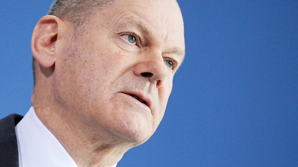 Scholz explica en el Bundestag el drástico cambio de la política alemana tras el ataque de Rusia a Ucrania Scholz explica en el Bundestag el drástico cambio de la política alemana tras el ataque de Rusia a Ucrania