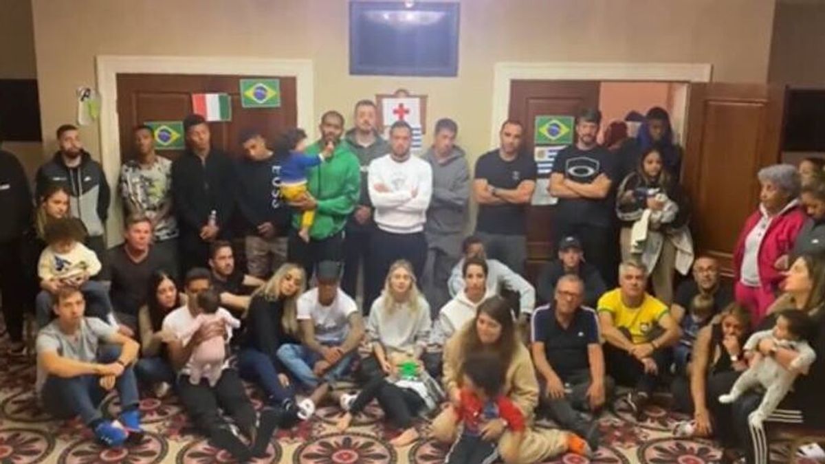 Un grupo de futbolistas brasileños salen huyendo de Ucrania y se deja olvidado a un compañero en el hotel