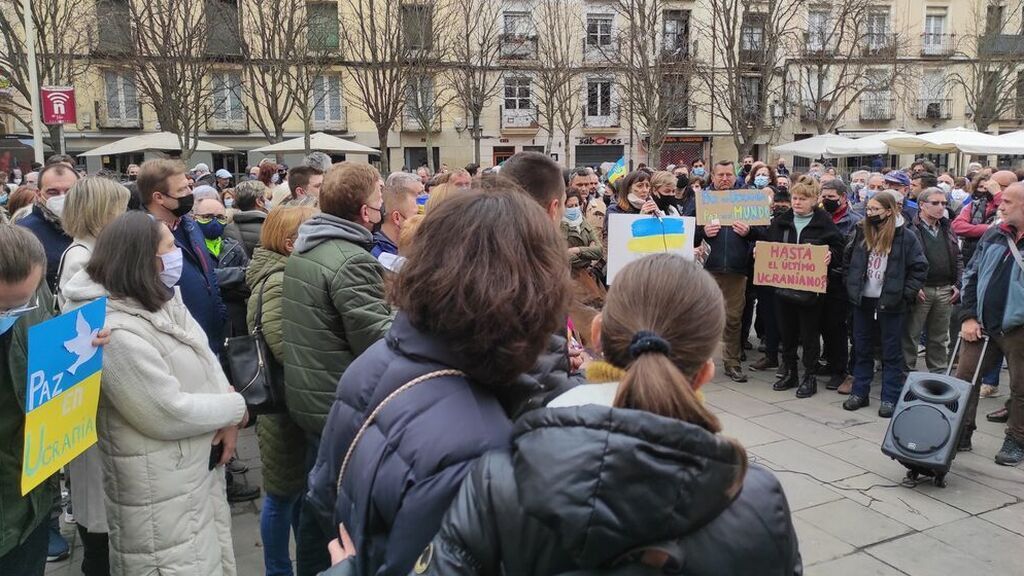 Decenas de miles de personas se manifiestan en toda España contra la guerra en Ucrania: "¡Putin asesino!"