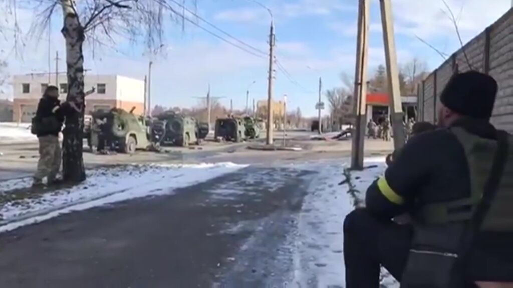 Las tropas rusas se topan con la inesperada resistencia de los militares y los civiles ucranianos
