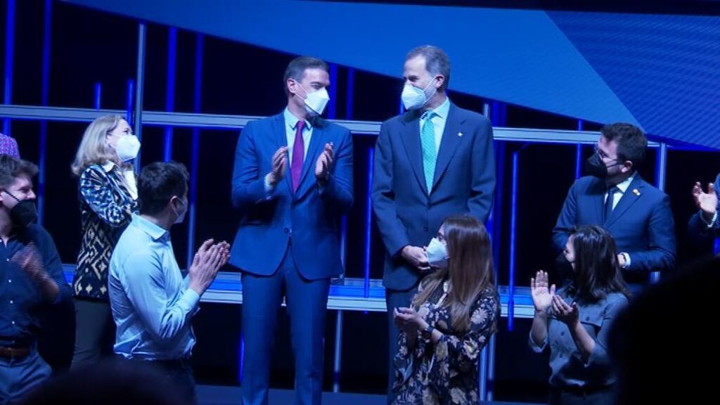 Cantan el 'Cumpleaños feliz' a Pedro Sánchez en el MWC