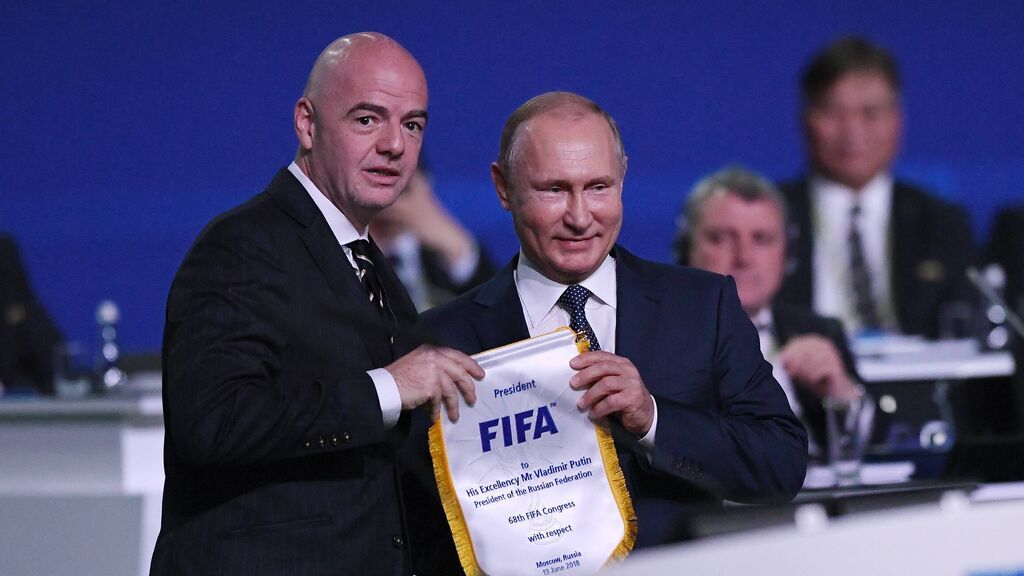 La FIFA y la UEFA echan a las selecciones y a equipos rusos de sus competiciones