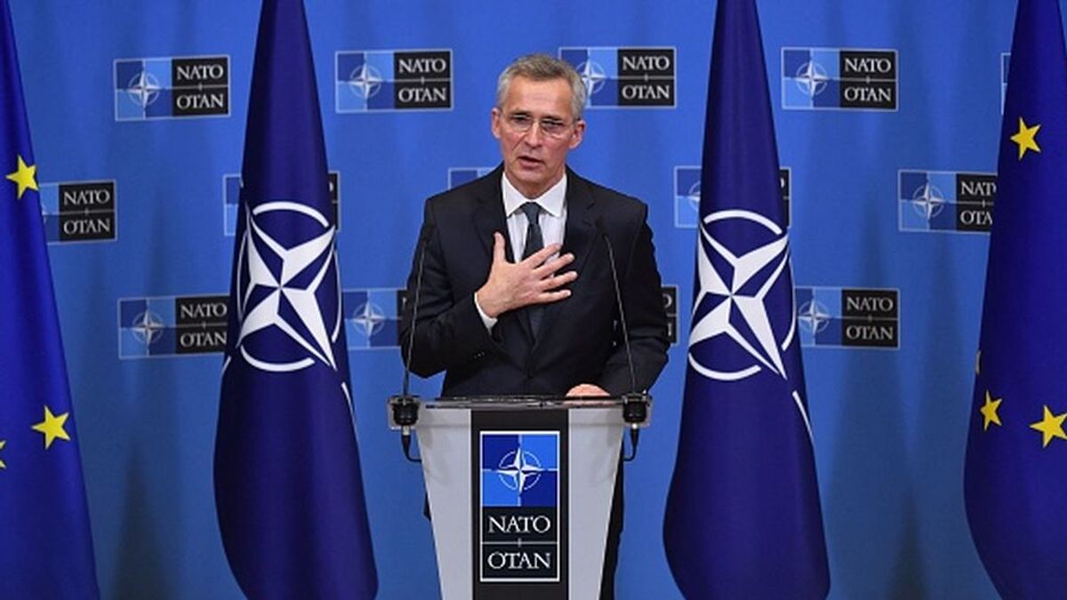 Ucrania: Stoltenberg avanza a Zelenski que la OTAN enviará más armas a Ucrania