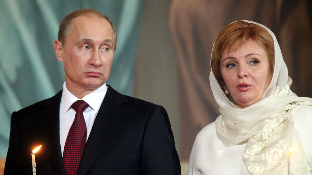 Vladimir Putin y su entonces mujer, Lyudmila, en 2011