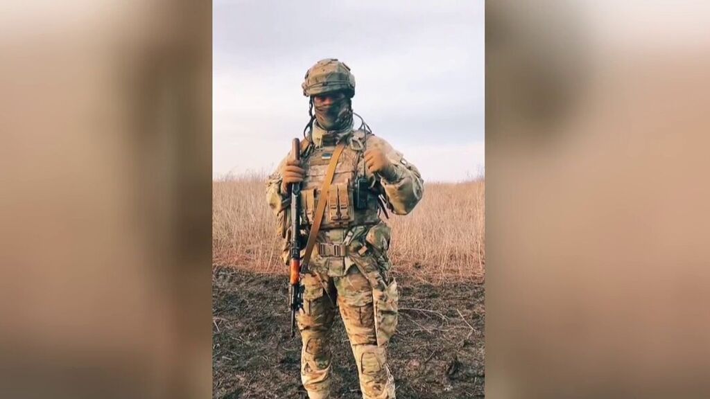 Los soldados ucranianos comparten la crudeza de su día a día: sus juramentos, rutas y acciones de defensa