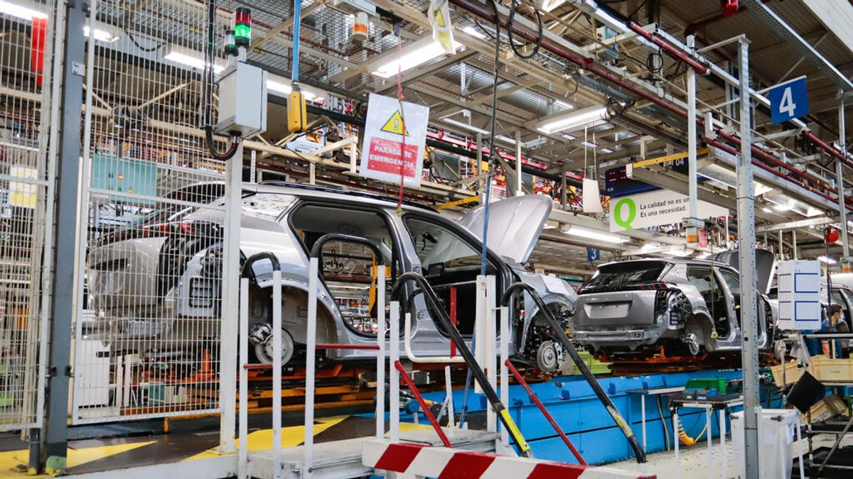 Stellantis Vigo parará una de sus líneas y parte de otra el fin de semana por falta de componentes Stellantis Vigo parará una de sus líneas y parte de otra el fin de semana por falta de componentes