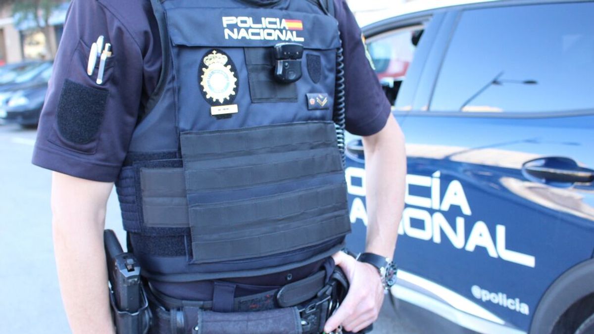 A juicio seis policías nacionales de Sevilla acusados de robar 17.000 euros A juicio seis policías nacionales de Sevilla acusados de robar 17.000 euros