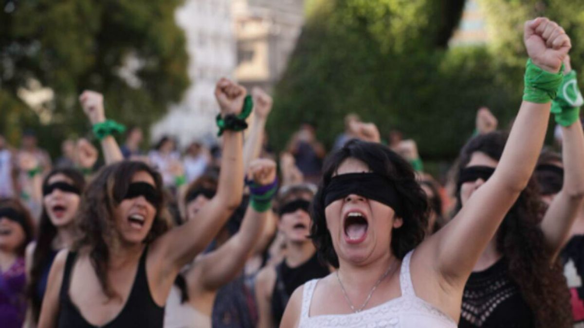 Una violación grupal a plena luz del día conmociona Argentina: "Fueron como animales"