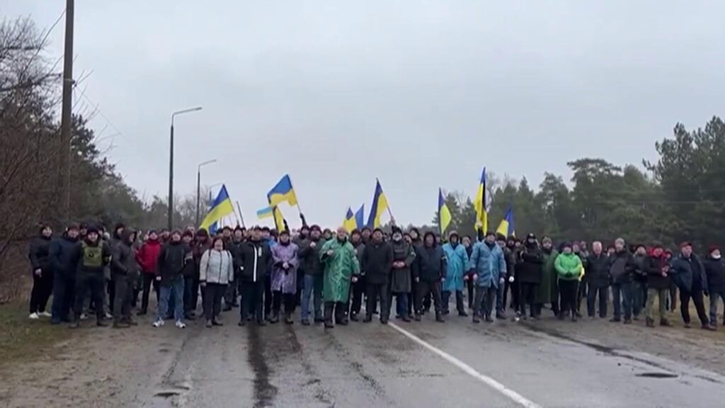 David contra Goliat: la resistencia civil ucraniana no cede ante el ejército ruso