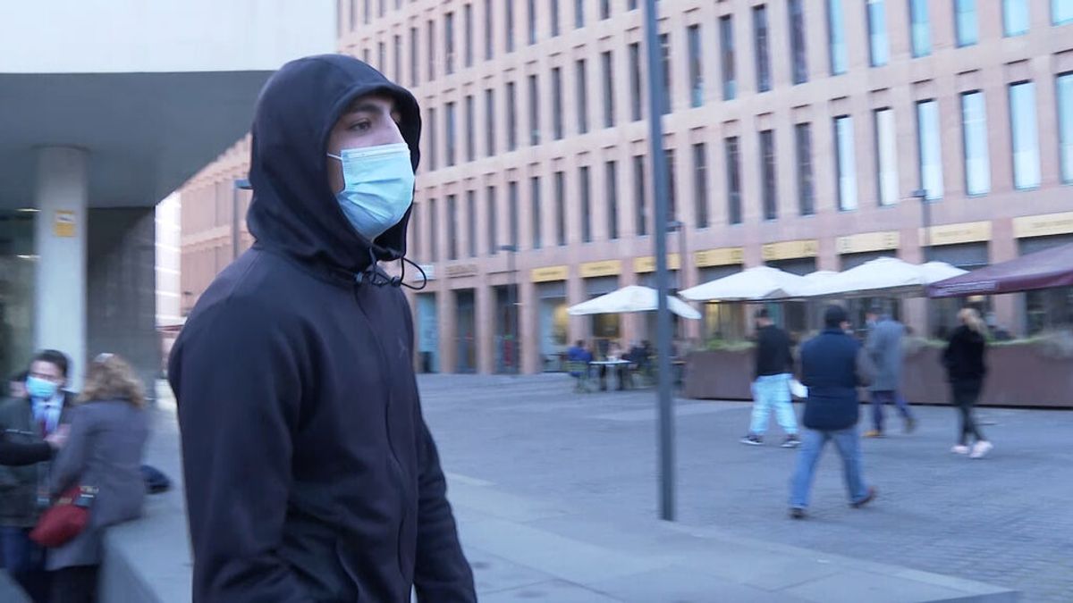 El juez absuelve al rapero Morad de un presunto intento de robo en un piso de Barcelona El juez absuelve al rapero Morad de un presunto intento de robo en un piso de Barcelona