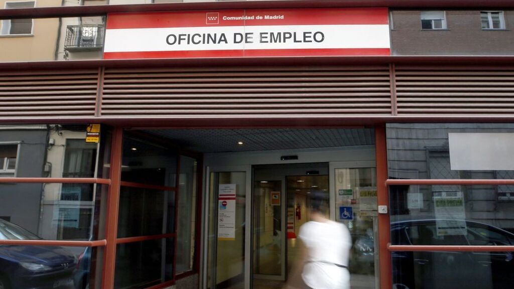 El paro baja en 11.394 personas en su mejor febrero desde 2015, con récord de contratos fijos