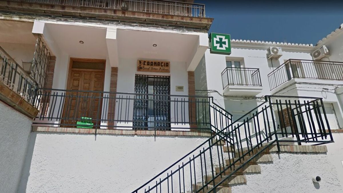 Detenidos en Granada por atracar y robar tranquilizantes en una farmacia de Albuñuelas
