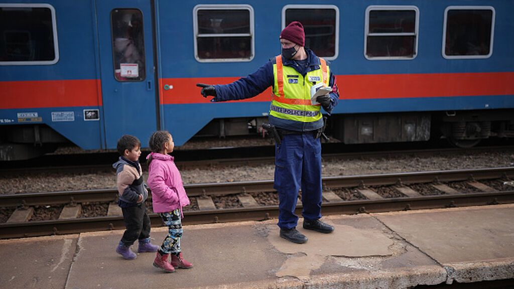¿Cómo puedo acoger a niños refugiados que huyen de la guerra de Ucrania?