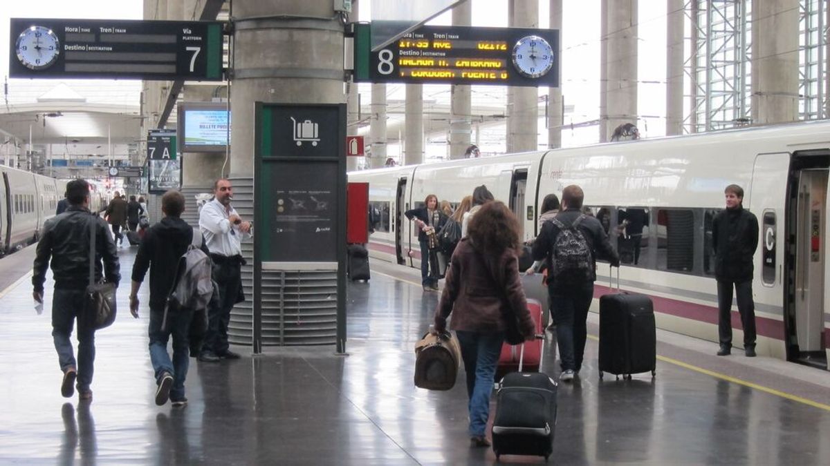 Una incidencia en la estación de Atocha en Madrid paraliza el AVE
