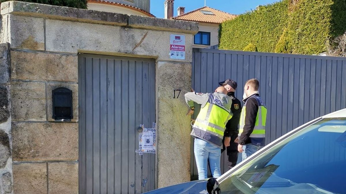 Precintan varios chalés de lujo en Vigo dedicados a la explotación sexual de mujeres Precintan varios chalés de lujo en Vigo dedicados a la explotación sexual de mujeres