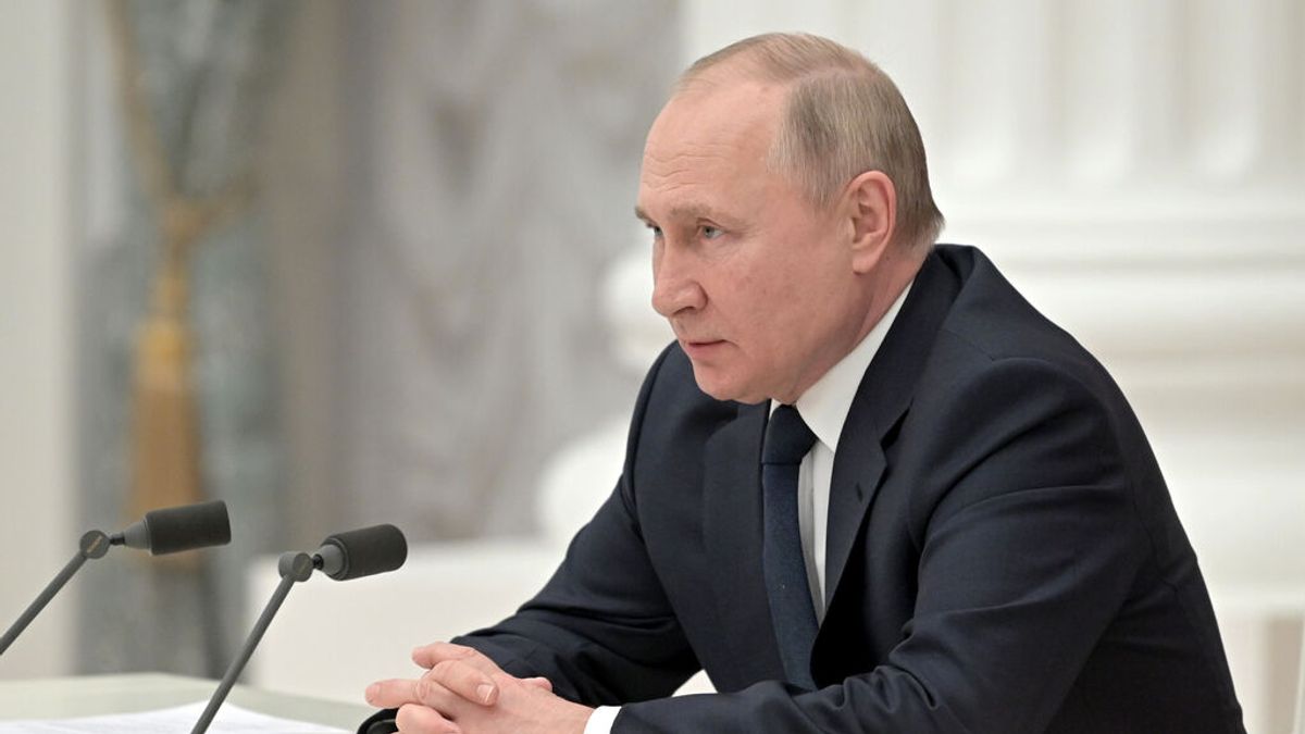 Putin dice a Macron que su ofensiva va según lo previsto y "se recrudecerá" Putin dice a Macron que su ofensiva va según lo previsto y "se recrudecerá"