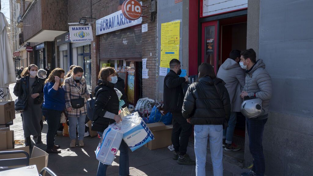 Oleada de solidaridad en España con Ucrania: "Llevamos alimentos y traeremos a refugiados"
