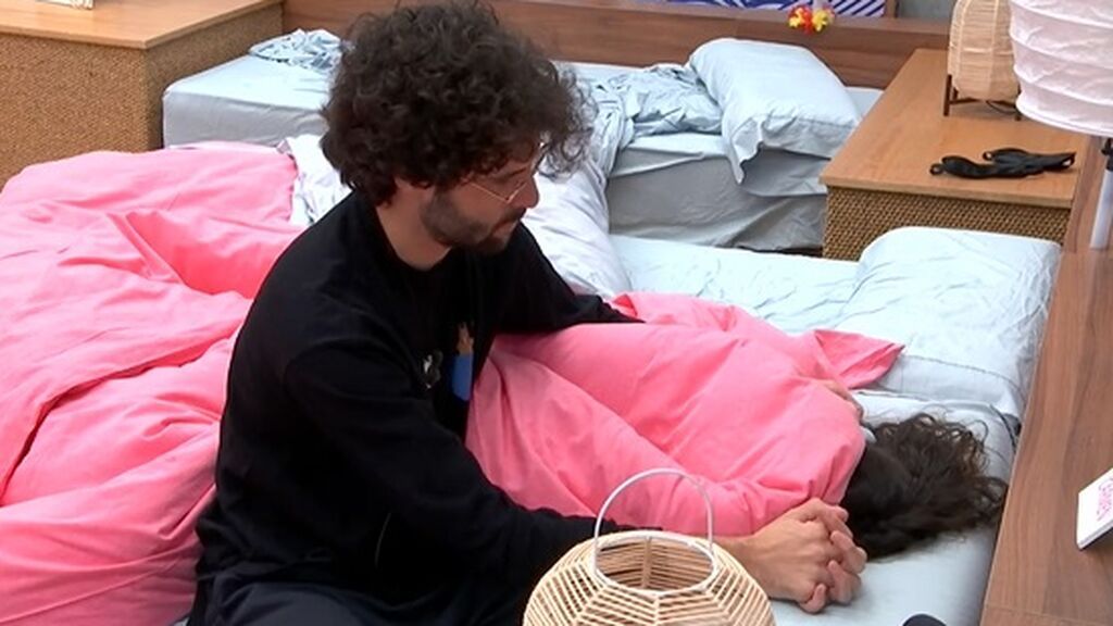 Rafa consuela a Carmen