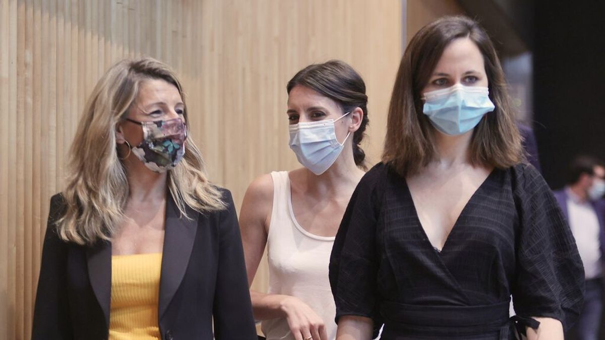 Se ahonda la división en Podemos: Díaz defiende el envío de armas y Belarra reitera que es "un error" Se ahonda la división en Podemos: Díaz defiende el envío de armas y Belarra reitera que es "un error"