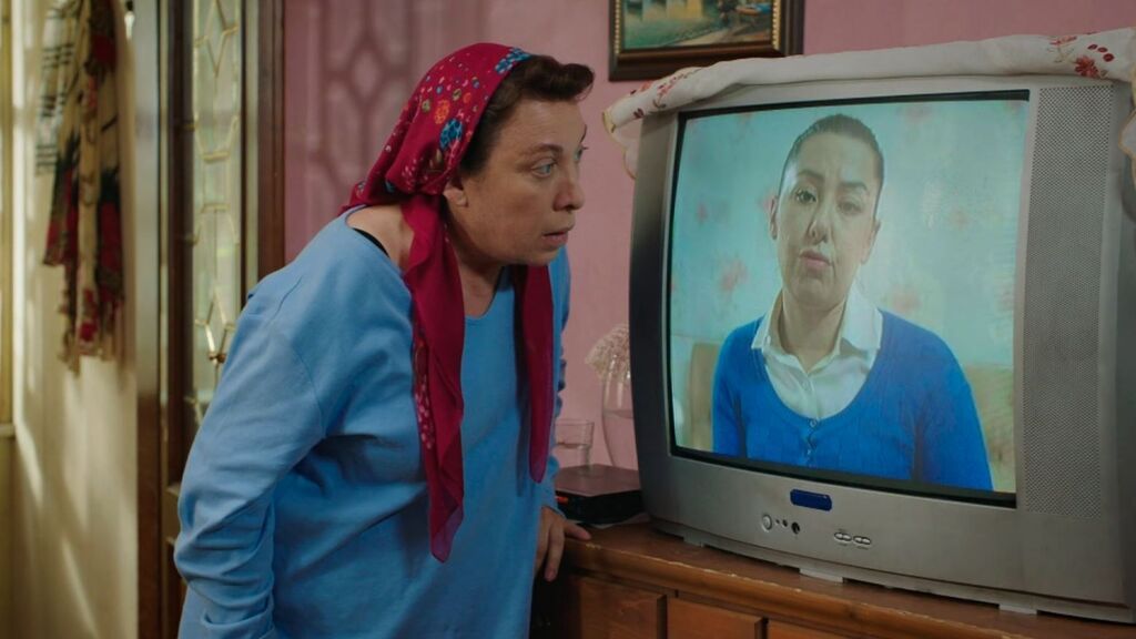 El cd con la confesion de Beyza sobre Bahar llega a manos de Sultan