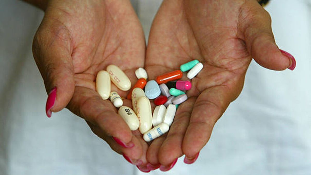 Los peligros de tomar varios medicamentos a la vez: lo que debes tener en cuenta