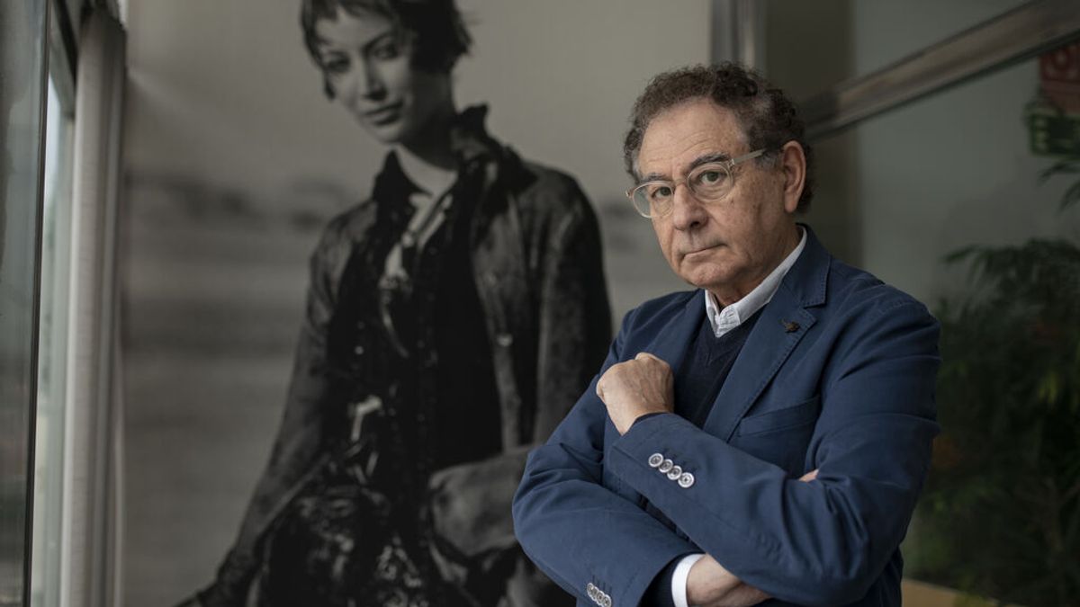 Roberto Verino, rinde homenaje a la "eternidad de las pequeñas cosas" para celebrar sus 40 años en la moda Roberto Verino, rinde homenaje a la "eternidad de las pequeñas cosas" para celebrar sus 40 años en la moda