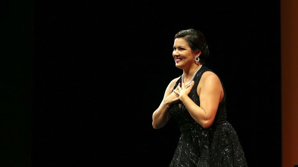 Quién es Anna Netrebko, la soprano rusa vetada de la Ópera de Nueva York por apoyar a Putin