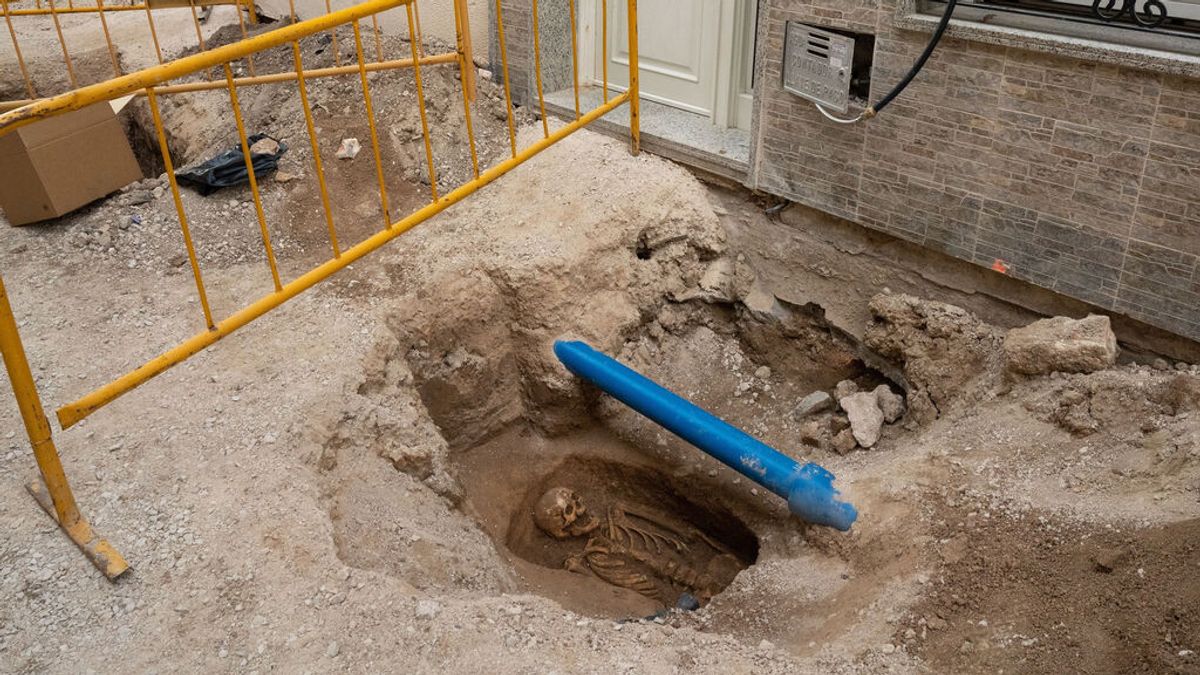 Arqueólogos urbanos, los guardianes del pasado de las ciudades: "Hay muertos a las puertas de las casas"