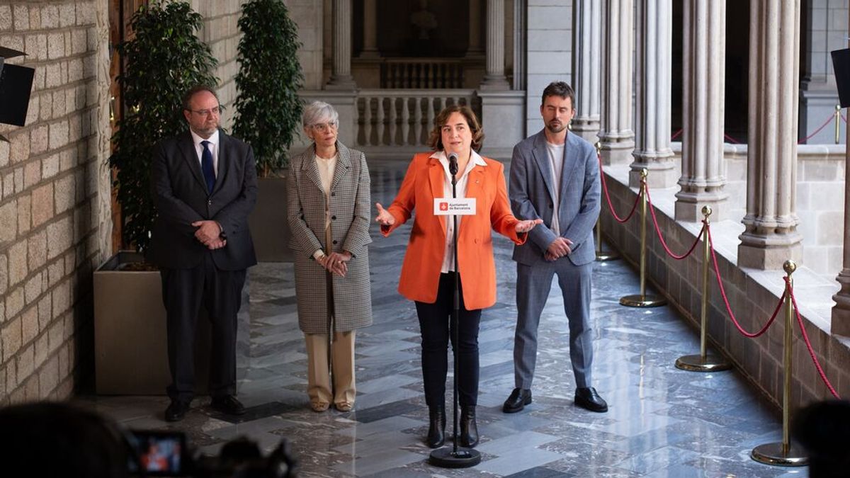 Colau niega irregularidades en subvenciones ante el juez y asegura que "no hay caso" Colau niega irregularidades en subvenciones ante el juez y asegura que "no hay caso"
