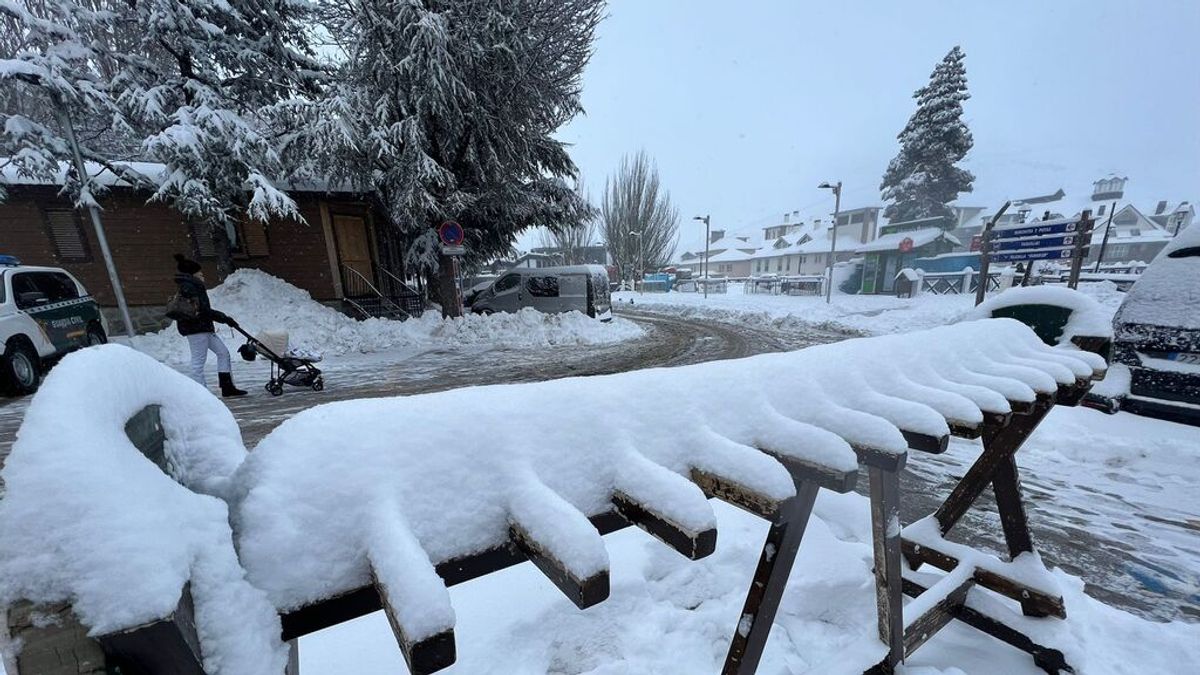 La Sierra recibe la nevada más importante de la temporada, con 30 centímetros de media en todas las cotas La Sierra recibe la nevada más importante de la temporada, con 30 centímetros de media en todas las cotas
