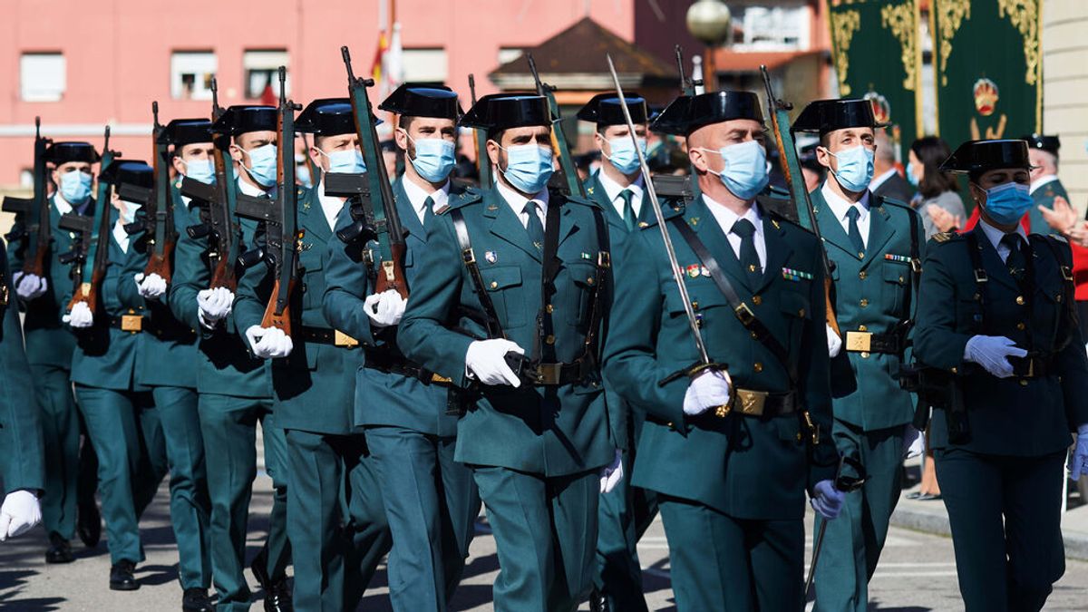 La nueva "guía ética" de la Guardia Civil reforma la cartilla de 1845 La nueva "guía ética" de la Guardia Civil reforma la cartilla de 1845