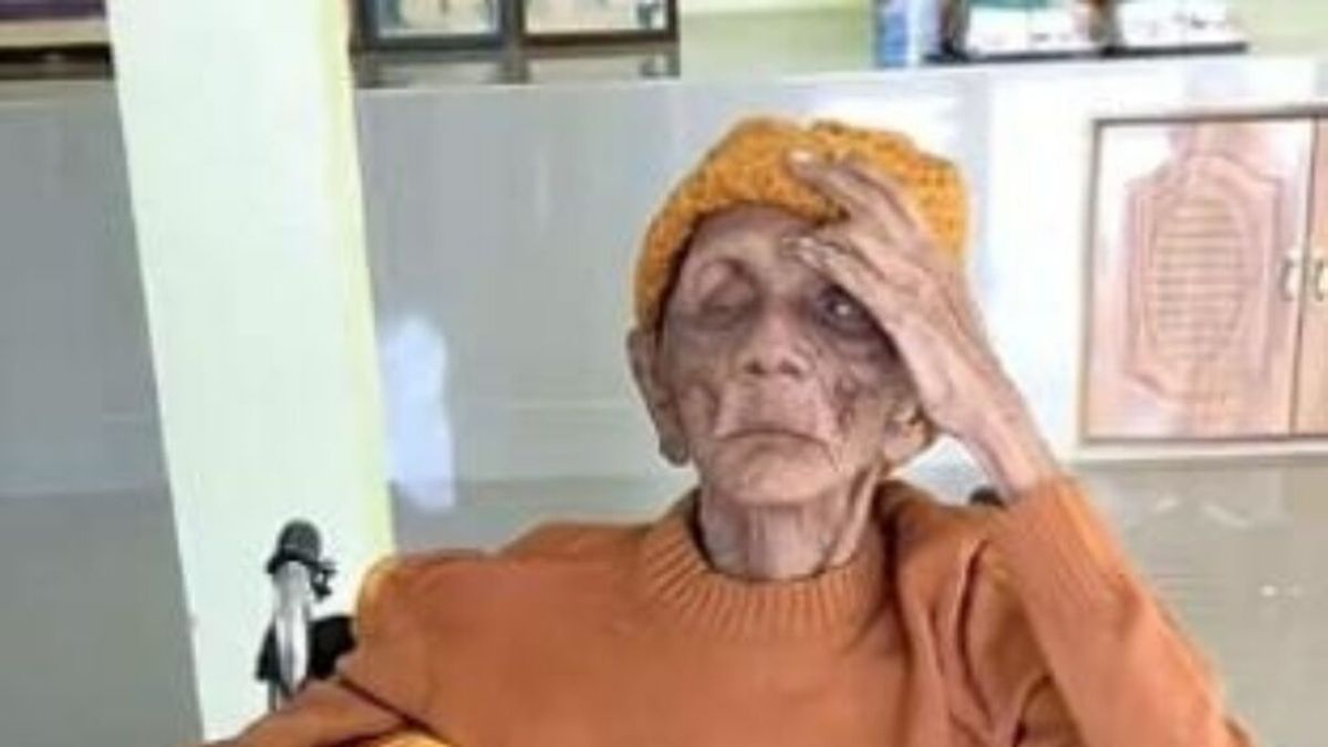 Un monje de 109 años se hace viral en TikTok por su sorprendente estado físico