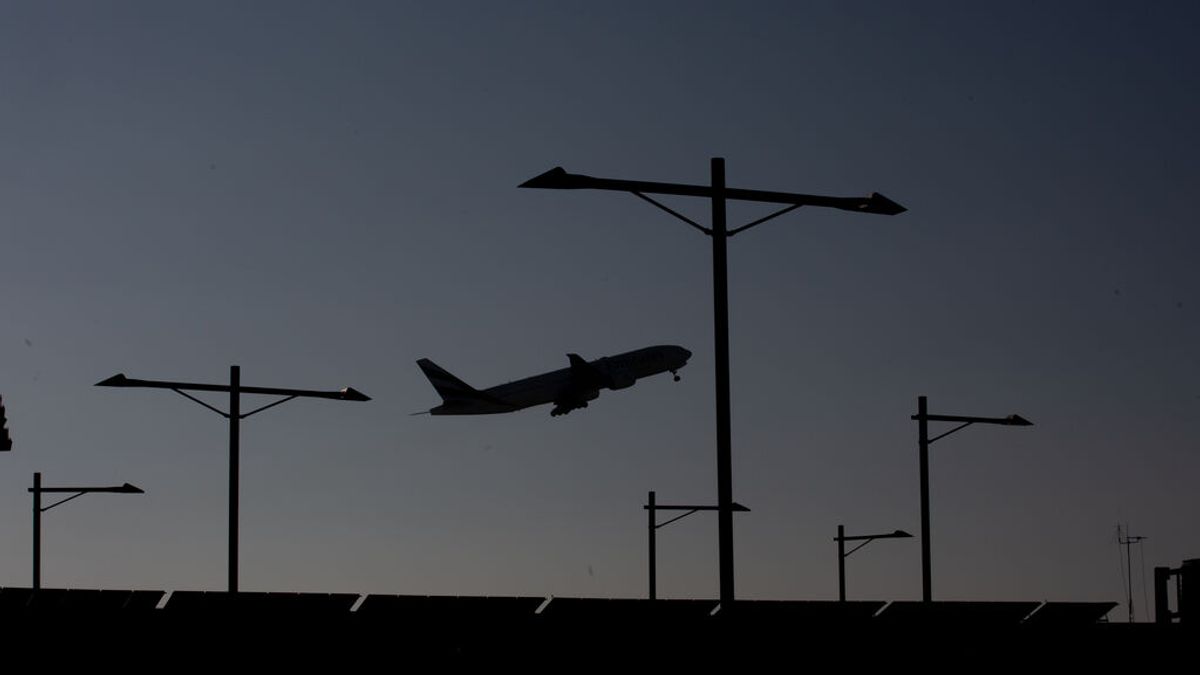 Un vuelo con 227 ucranianos llega al aeropuerto de El Prat de Barcelona huyendo de la guerra