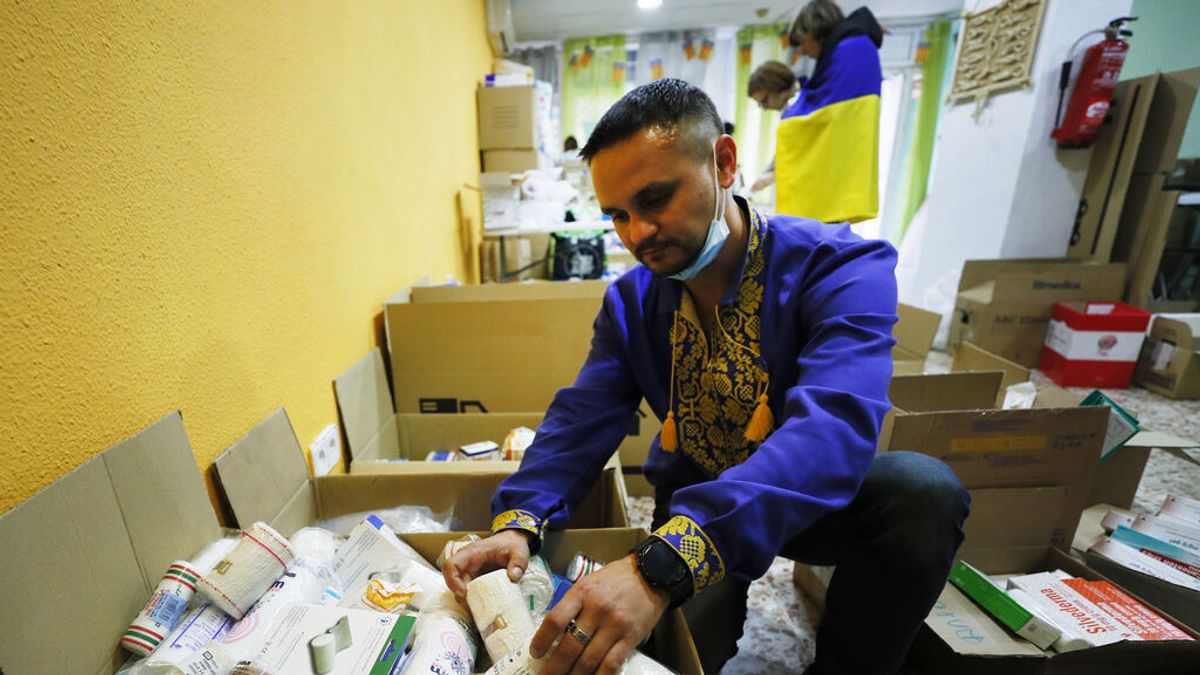 Scouts ucranianos recogen y envían medicamentos desde València a Ucrania Scouts ucranianos recogen y envían medicamentos desde València a Ucrania
