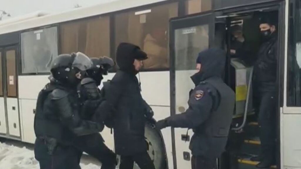 Más de 4.500 detenidos en las manifestaciones contra la guerra en las principales ciudades de Rusia