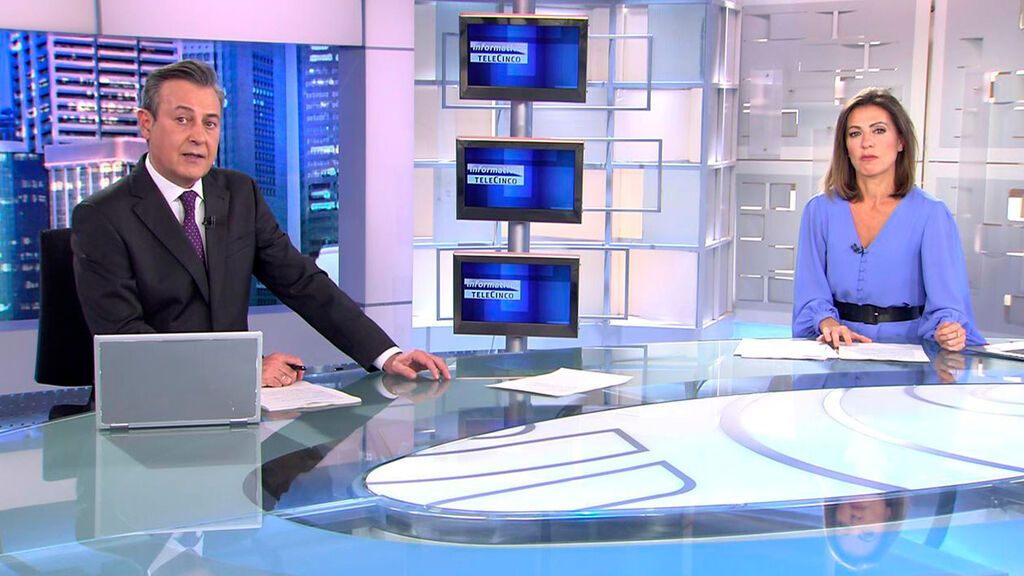 Con José Ribagorda y Ángeles Blanco Informativos Telecinco 2022 Noche 05/03/2022