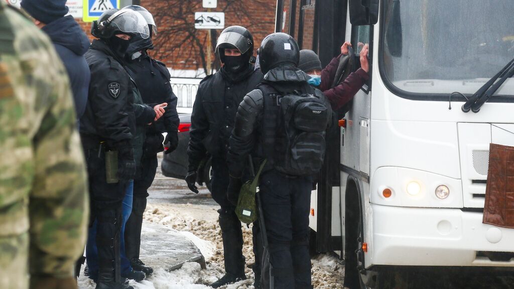 Casi 3.000 detenidos en las manifestaciones contra la guerra en las principales ciudades de Rusia