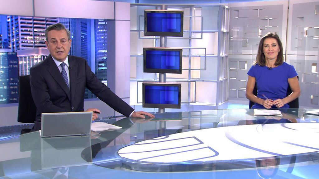 Con José Ribagorda y Ángeles Blanco Informativos Telecinco 2022 Noche 06/03/2022